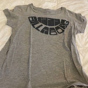 Woman’s Billabong grey tee shirt. Size L.
